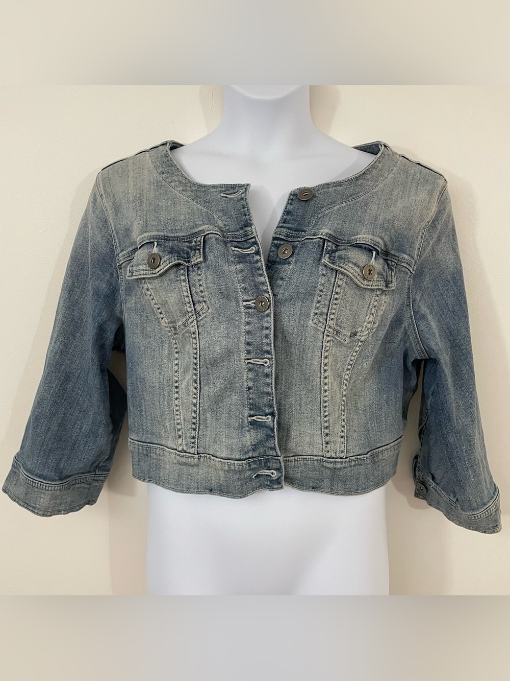 Torrid Cropped Collarless Denim Jacket Light Wash 3/4 Sleeve Plus Size 2 / 2X